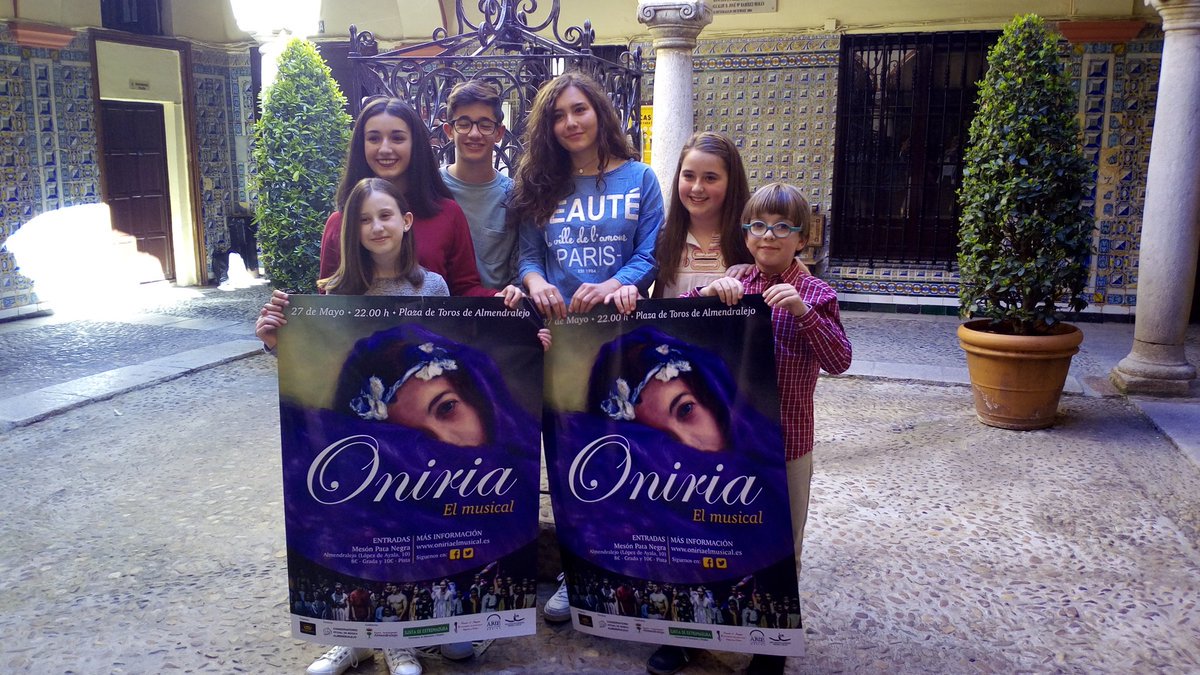 SERtierrabarros's tweet photo. Este sábado representación del musical "Oniria" impulsado por el Conservatorio de Almendralejo, en la plaza de toros, a partir de las 22hs. https://t.co/n4boKcSUOh