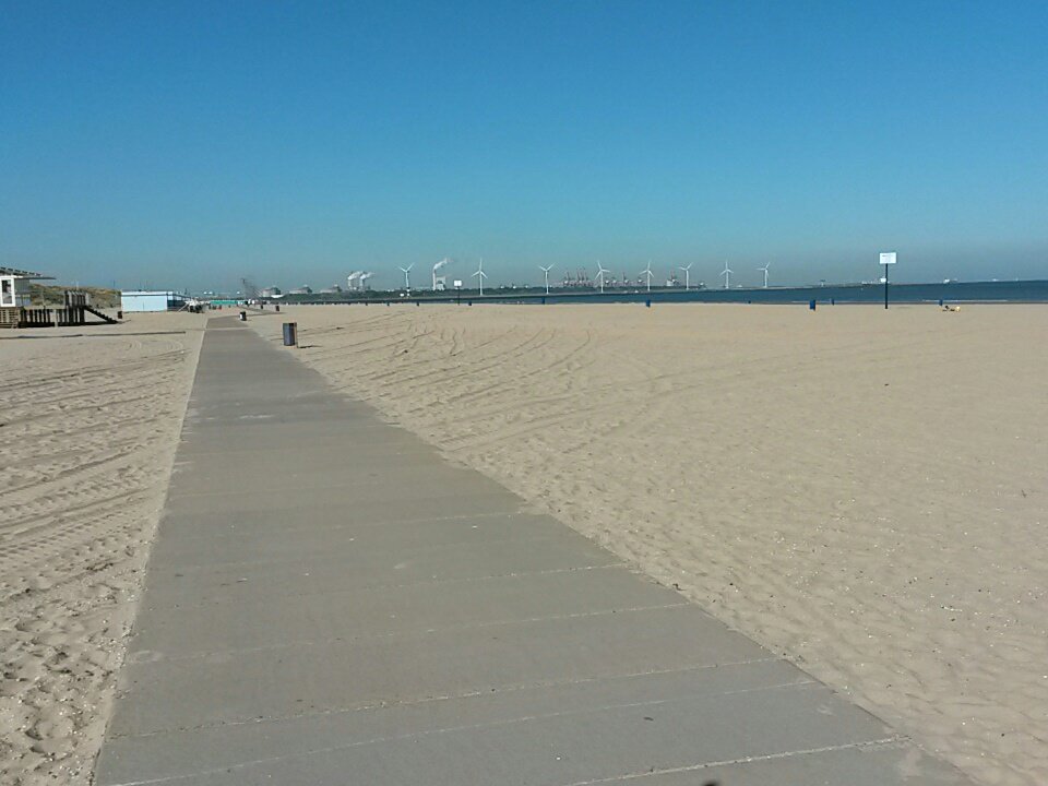 strandhvh's tweet photo. Zo het Strand is weer van ons https://t.co/vZCdVKSZ4Y