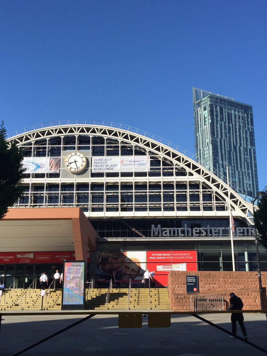 catherinerutl's tweet photo. Another stunning sky for day 2 of @TheBDA #BDA17 @DenplanB2B https://t.co/I5a1uNivoY