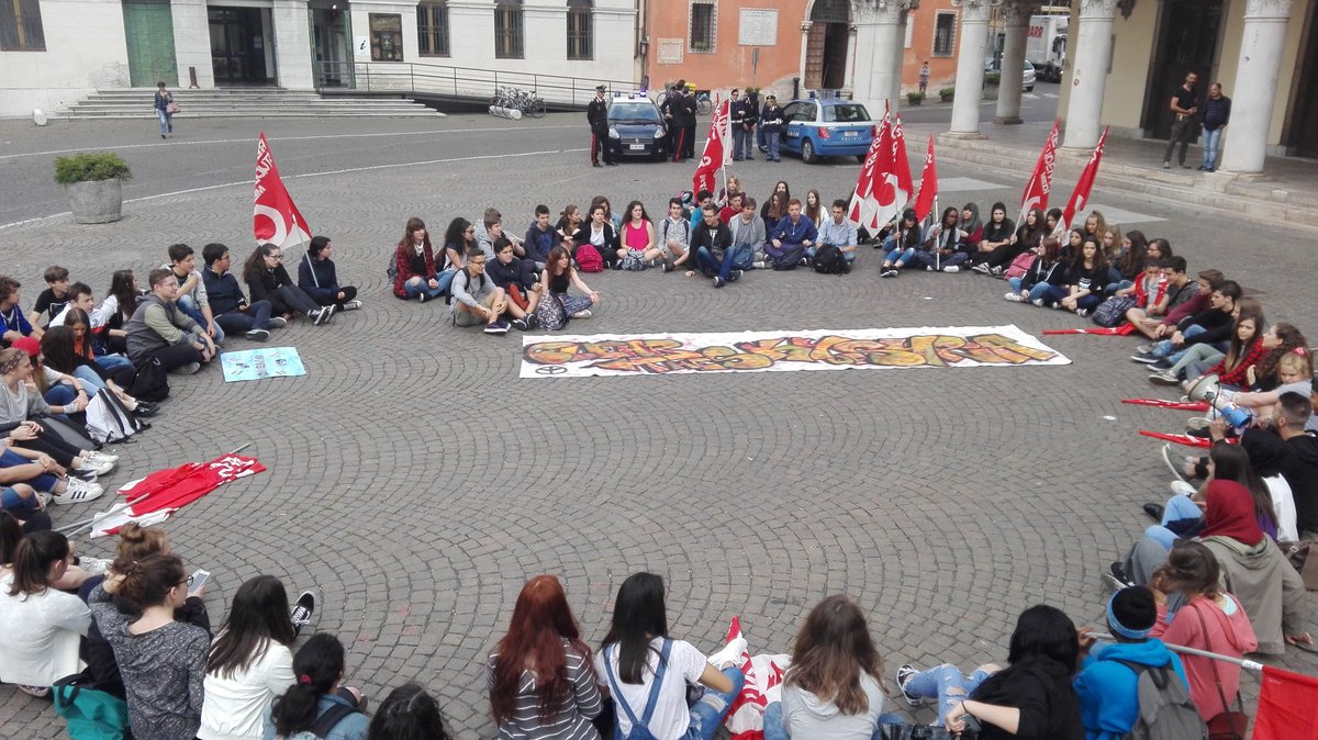 We are here for you <a href="/SyrianHRC/">Syrian Human Rights</a> <a href="/Agenzia_Ansa/">Agenzia ANSA</a> <a href="/repubblica/">Repubblica</a> <a href="/Corriere/">Corriere della Sera</a>