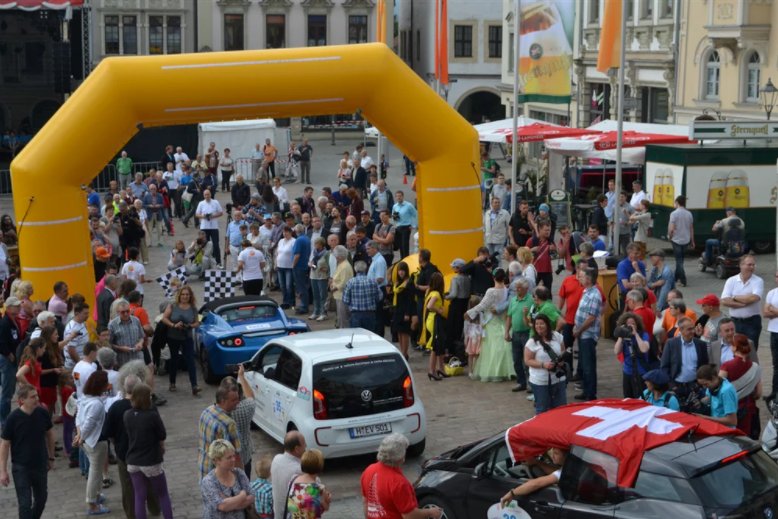 SafeFleet's tweet photo. Good news travels always fast:#SafeFleet participates at the largest electric car rally: #Wave2017.

 https://t.co/qFomAh6hKO https://t.co/U37B6BDy2M