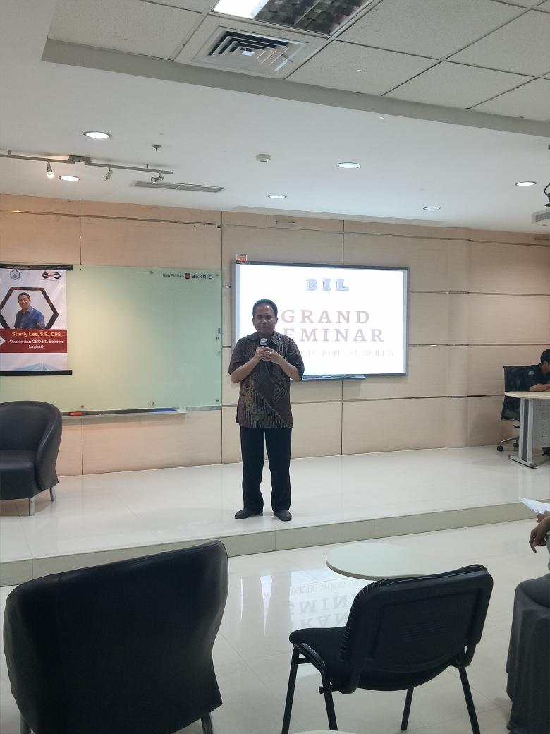 bil_ubakrie's tweet photo. Sambutan yang langsung diberikan oleh Kepala Program Studi Teknik Indusri Univ.Bakrie Bpk.Ir.Gunawarman Hartono. https://t.co/Bau1295Ao7