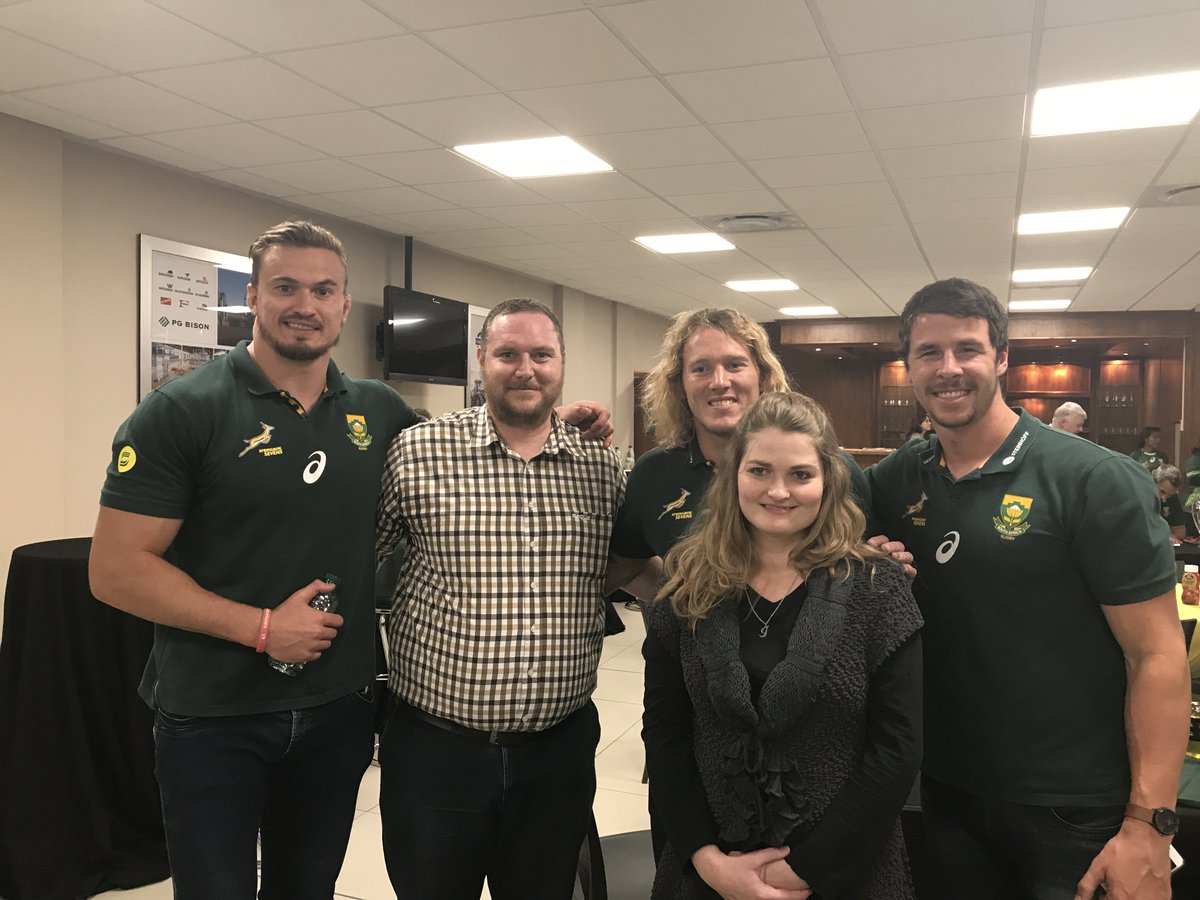 <a href="/Blitzboks/">Springbok Sevens</a> @SteinhoffRugby <a href="/AjeeValentine/">Ajee Valentine</a> Great meeting our 7's World Champs. Honored to be part of a winning team. #Steinhoff #LaatDitJuig