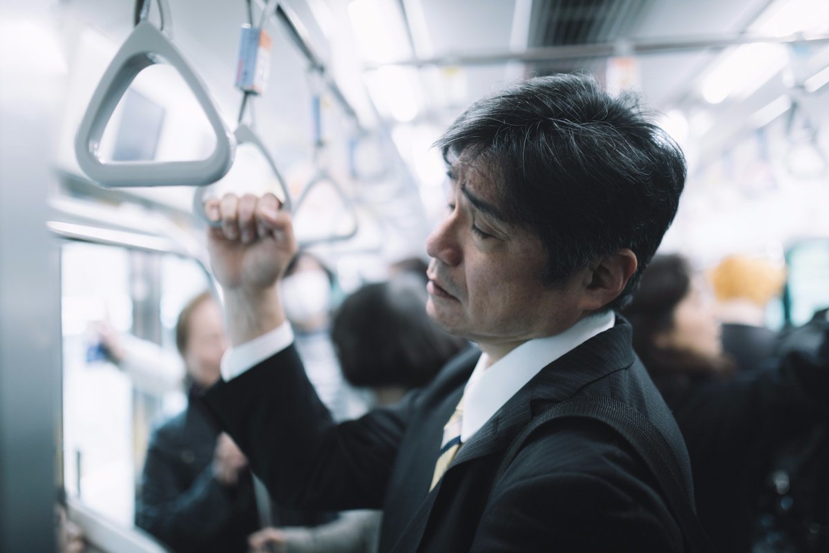 すしぱく på Twitter: "ぱくたそフリー素材に、疲労困憊の上司や満員電車で「降ります」がなかなか言えない弱腰中年、社畜パンチ「お前も『社員』だ」の写真など30枚を追加しました!よい週末を!('A')っ|https://t.co/HF1nEI5XvG… "