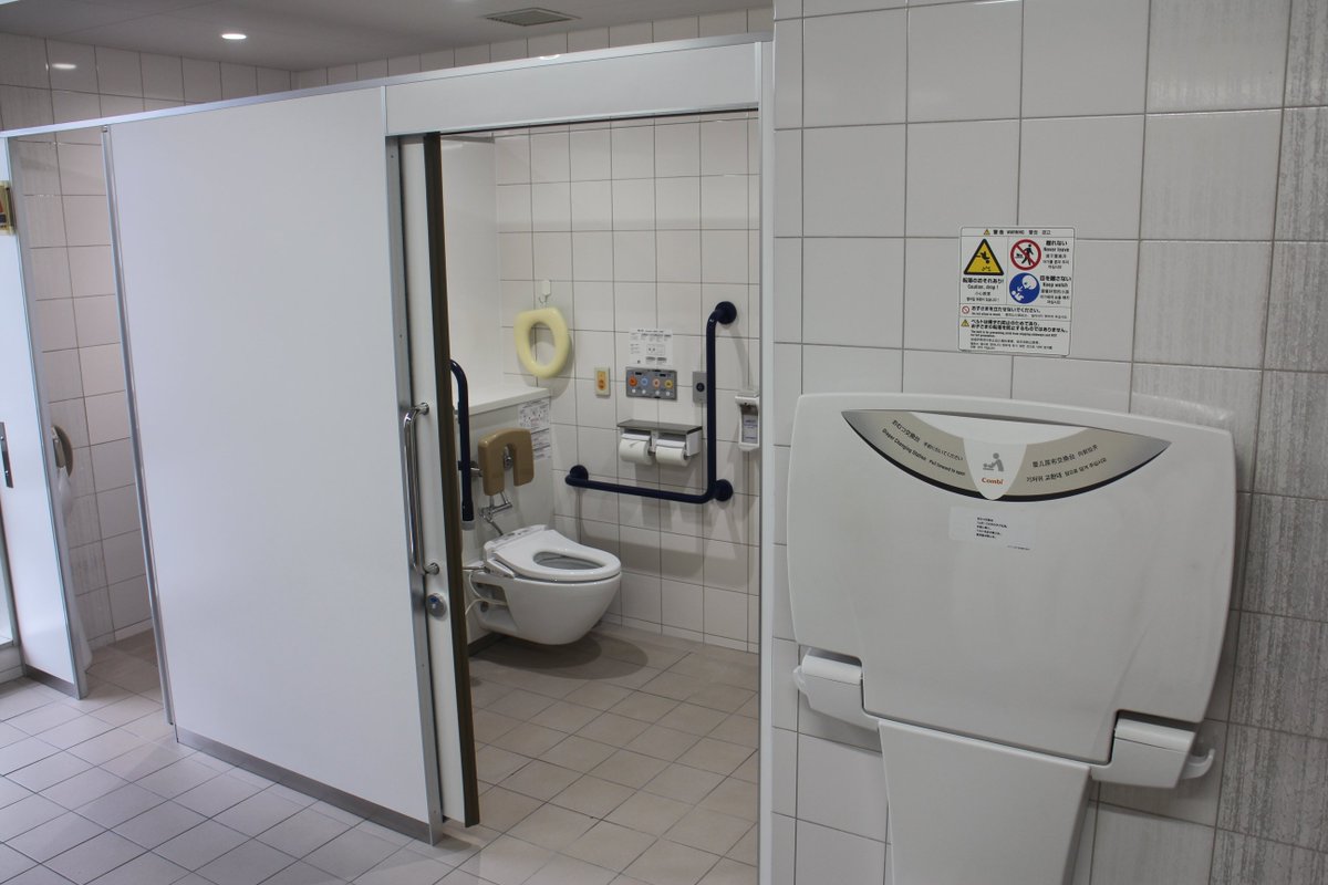 江東区有明スポーツセンター プール棟3階にだれでもトイレが新しく設置されました 工事期間中はご協力ありがとうございました 有明スポーツセンター 誰でもトイレ