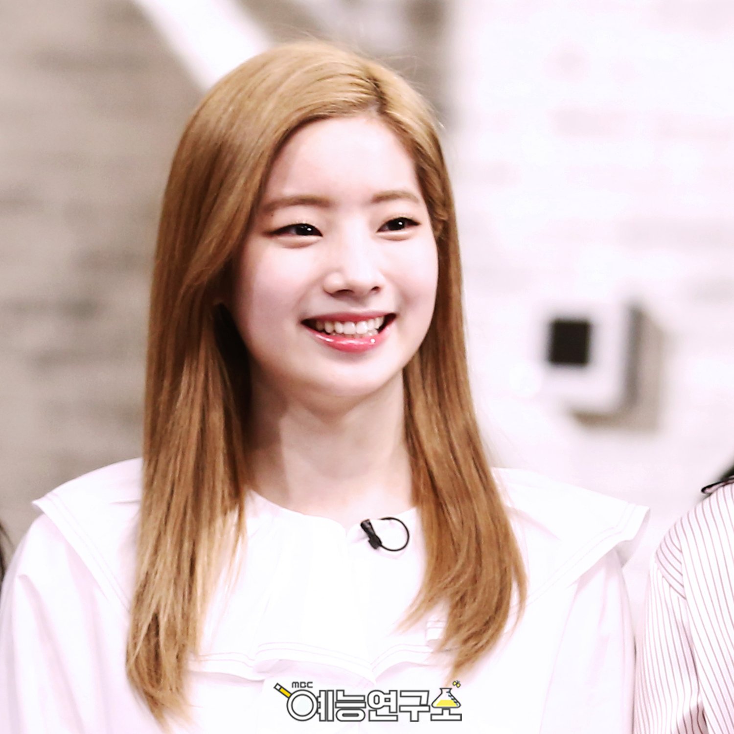 DAvQt1kUAAAm4BN.jpg:large