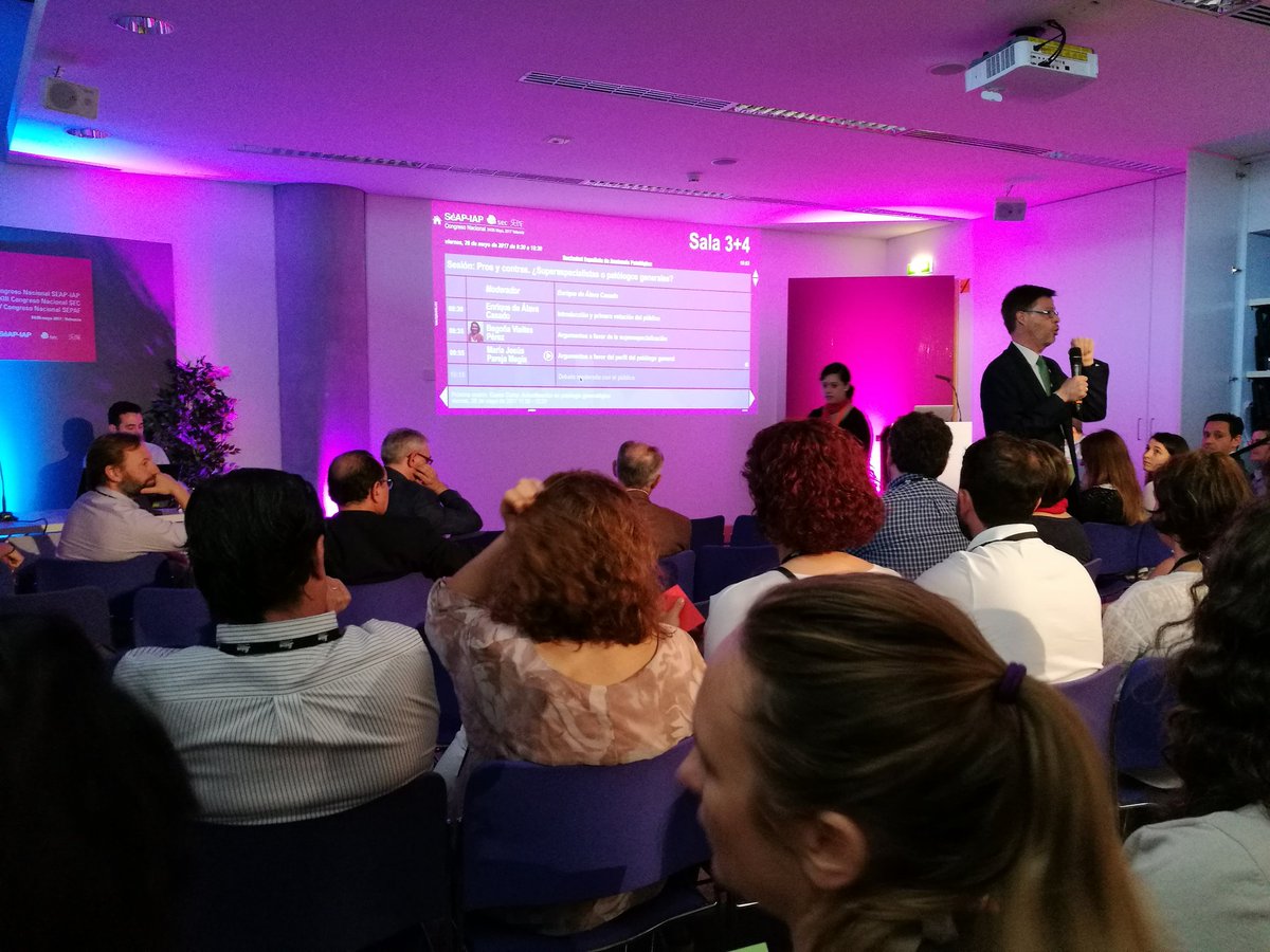 zucchiatti_'s tweet image. Sesión: ¿Superespecialistas o patólogos generales? #SEAP2017V #SEAP