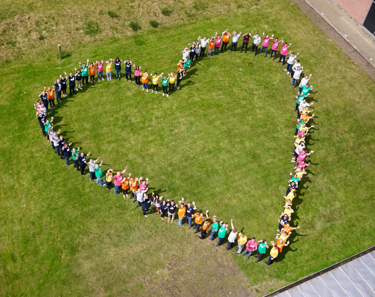 VINCIFM's tweet photo. We are deeply touched by the sorrow of this tragic event.. our hearts go out to those effected in the Manchester bombings #PrayForManchester https://t.co/srpUdONMIP