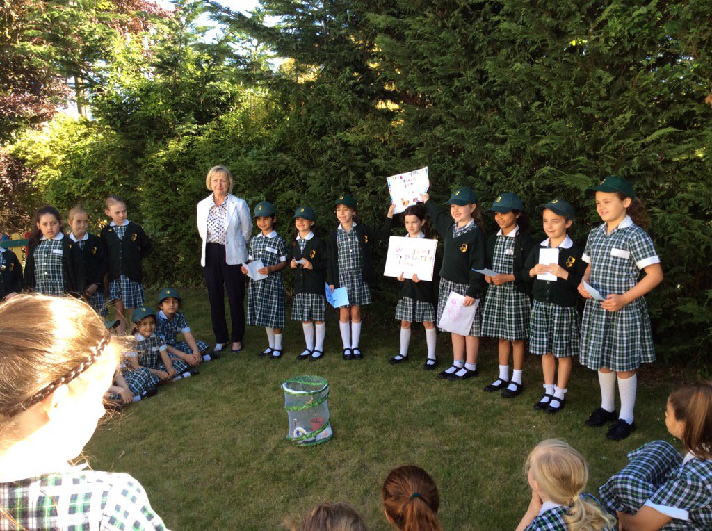 Greenacre1933's tweet photo. 3/3 what a lovely ceremony Y2 had prepared for the release of their butterflies. Thank you! @ukbutterflies https://t.co/iSGdrgCEHw