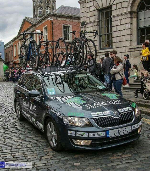 TeamiTap's tweet photo. 5 stages done 3 to go and our #built4urishroads 150bhp combi škoda has a 100% success rate. Image of us leaving dublin castle on sunday 😀 https://t.co/Z3dFUookFa