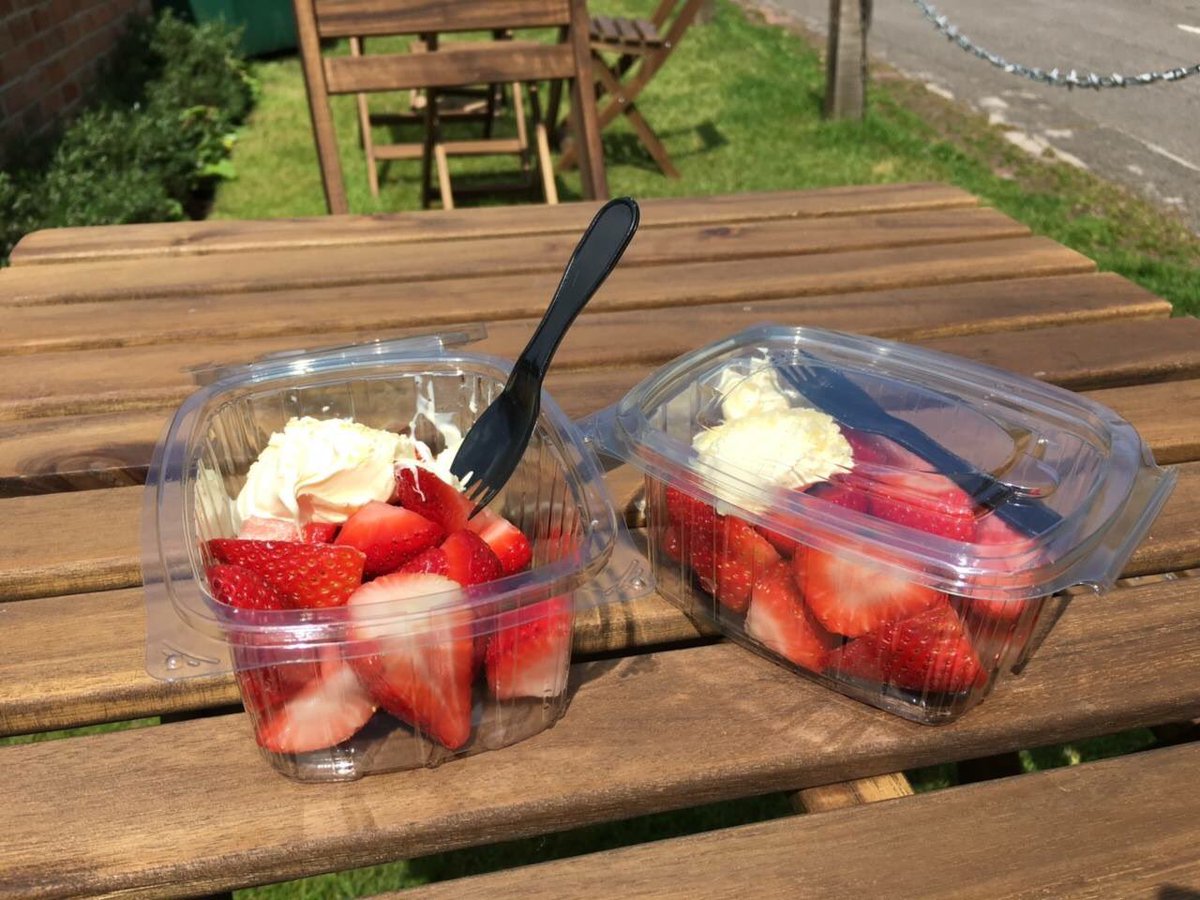 beestearoom's tweet photo. We've just made up some refreshing portions of Strawberries &amp; clotted cream! They come in a little pot so easy to take away as well 🐝🍓☀️ https://t.co/0CtREr6DGz