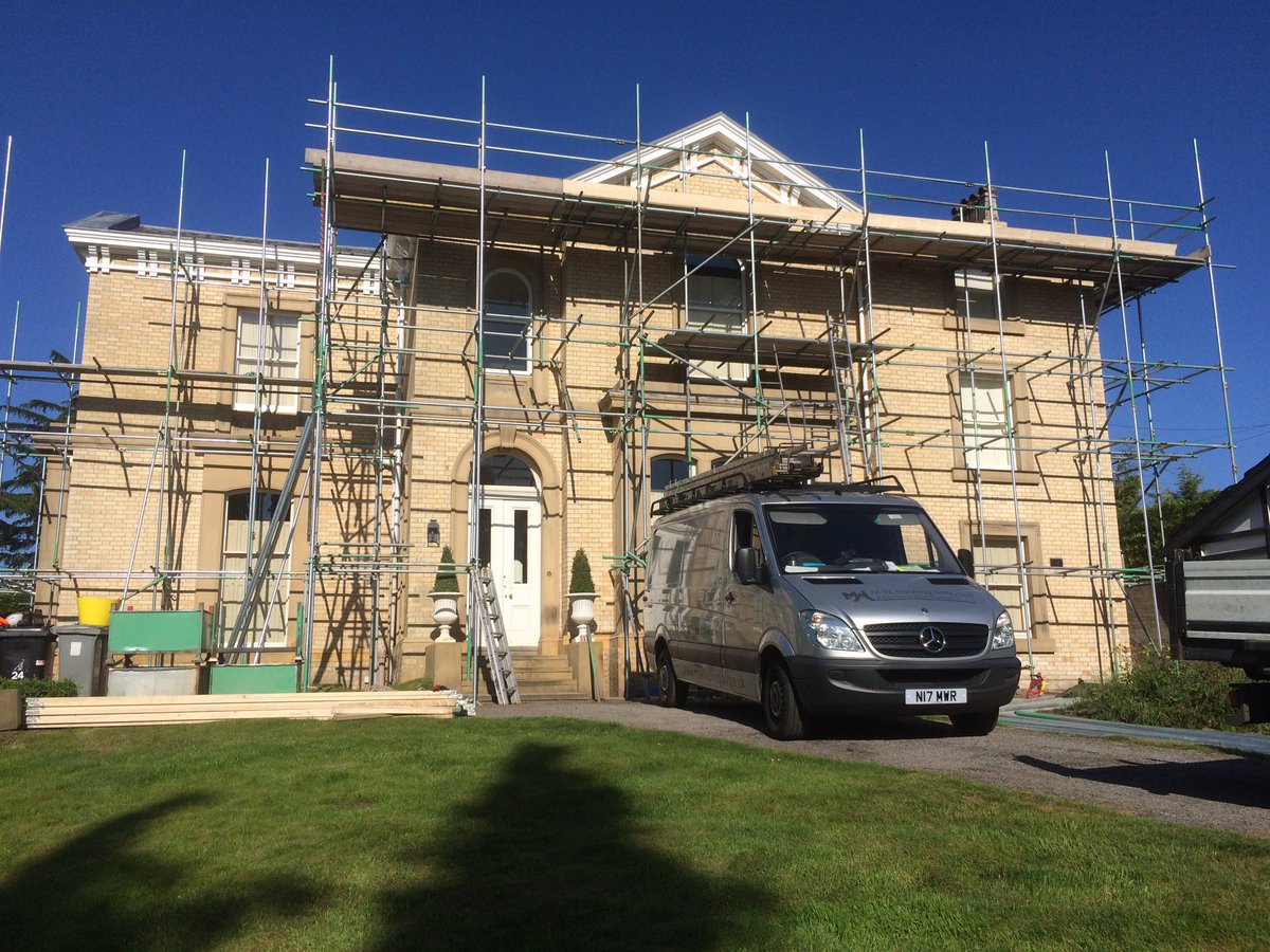 RoofingMW's tweet photo. Lead gutter renewal over in Bowden, Cheshire 👍 https://t.co/taSSRCM47a