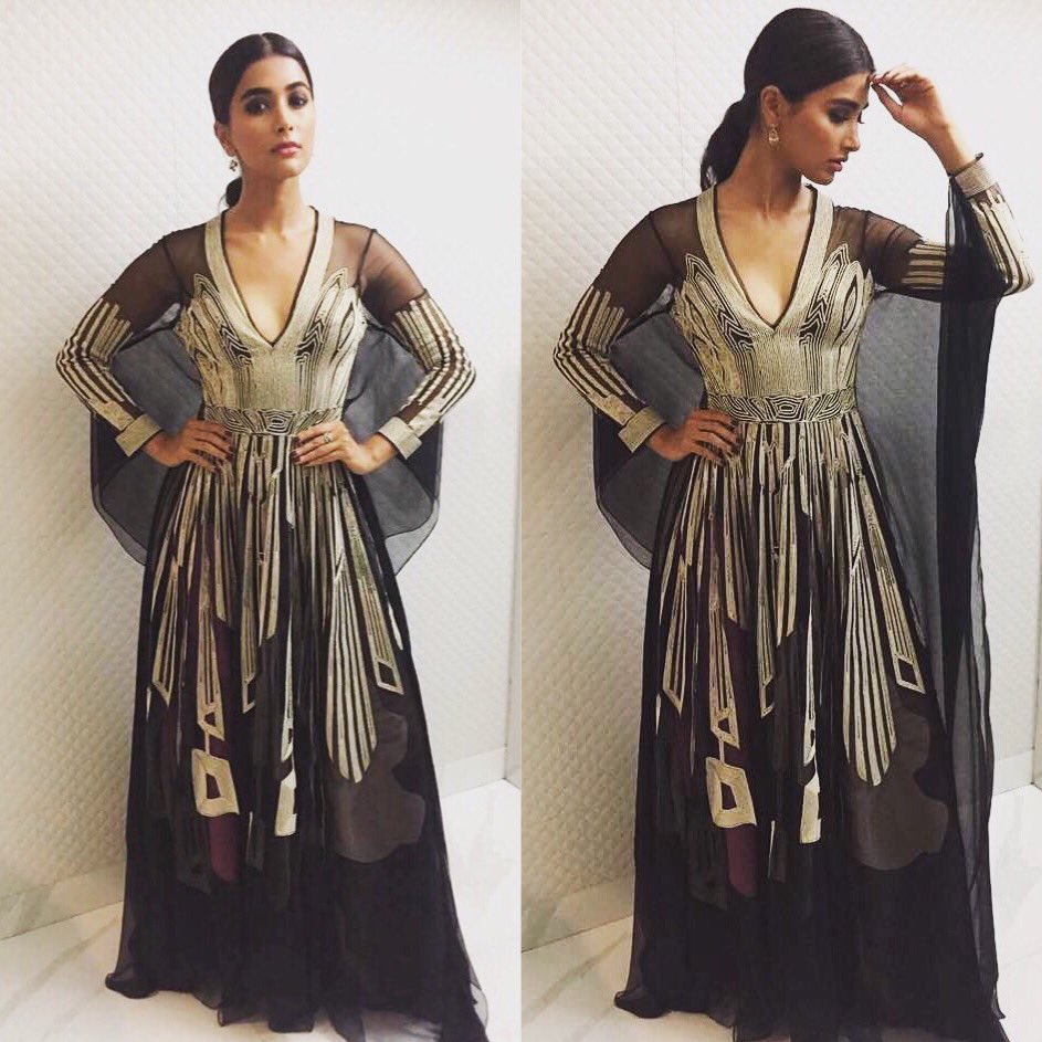 hegdepooja's tweet photo. Lonely Planet awards in #GeishaDesigns.💃🏻Styled by #WhoWoreWhatWhen #ABitOfDrama https://t.co/Kn27BWZPm3