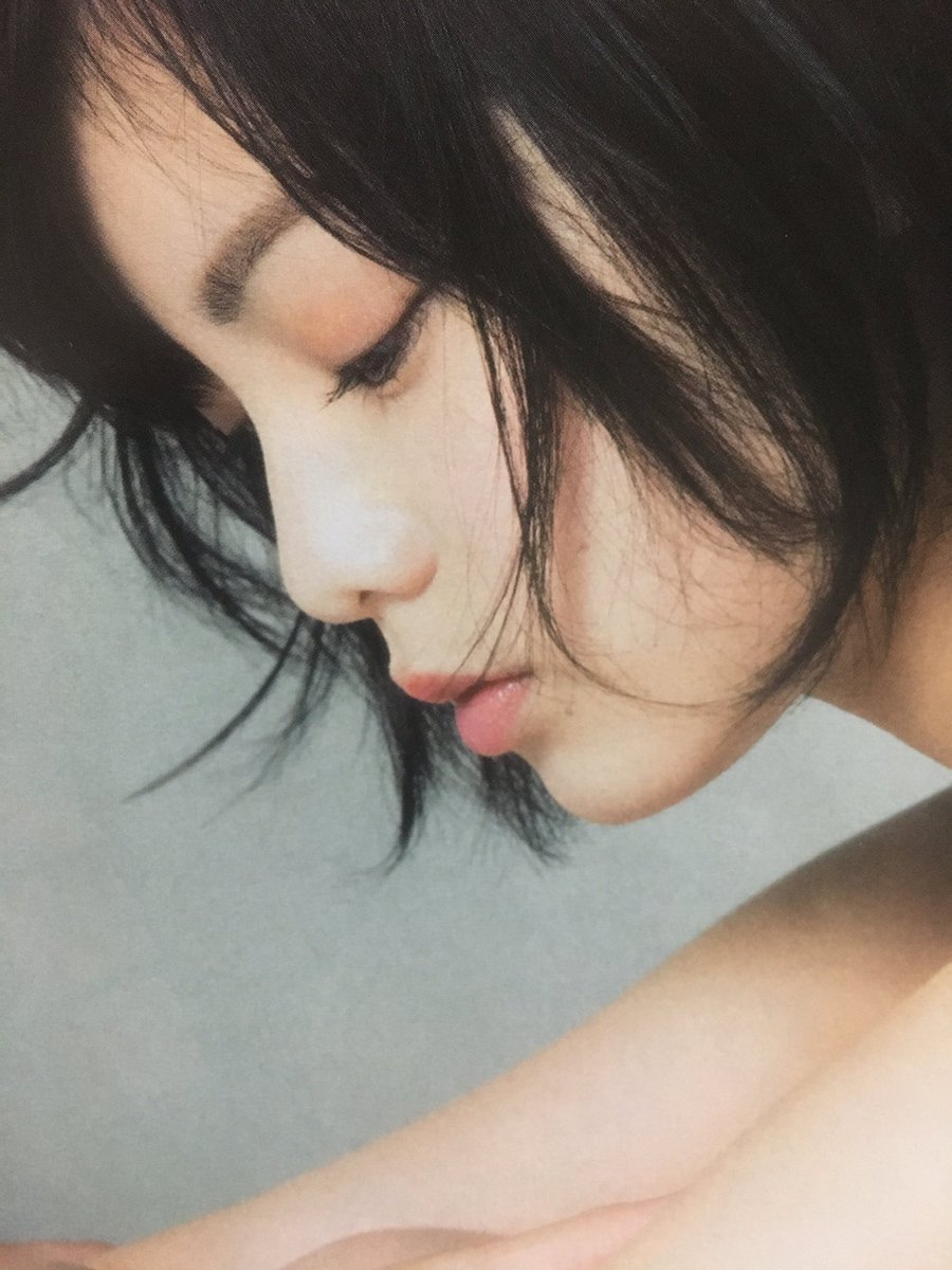 NeRNeRerNeRest's tweet photo. この横顔ヤバめちゃ可愛い。

ふっくら赤ちゃん肌の平手さん。 https://t.co/rIk5UvDiqy