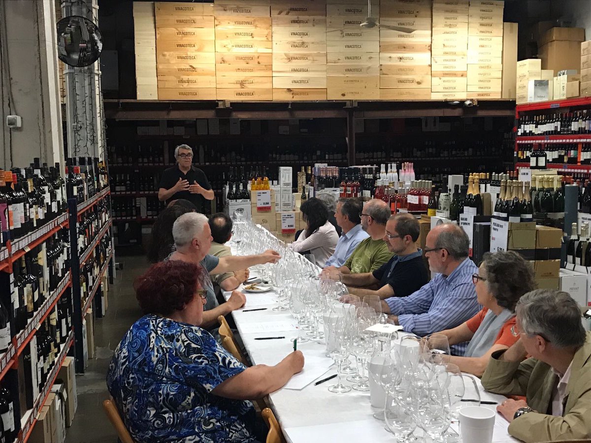 VinyesDomenech's tweet photo. Presentació Garnatxes del Món a Vinacoteca de @vilaviniteca.   Gràcies a tots per assistir. 
#Vilaviniteca https://t.co/lty9zRqyO0