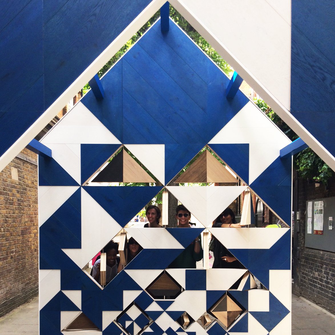Fluid is now live on Twitter &amp; Instagram. Follow us!
#architecture #urbanism #participation #Clerkenwelldesignweek
instagram.com/fluiddesign_of…