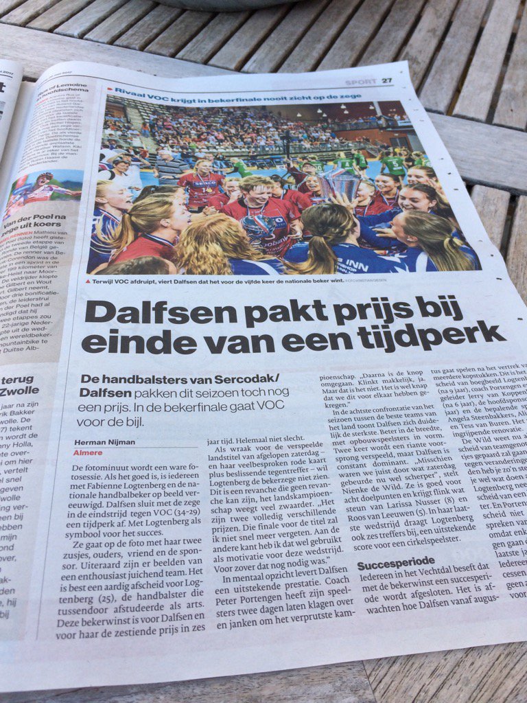 JosRamaker's tweet photo. Mooi artikel @SercodakDalfsen in de Stentor!Mooi afscheid voor Fabienne en anderen en@Sercodak, goede PR voor handbal https://t.co/PcADKbijbe