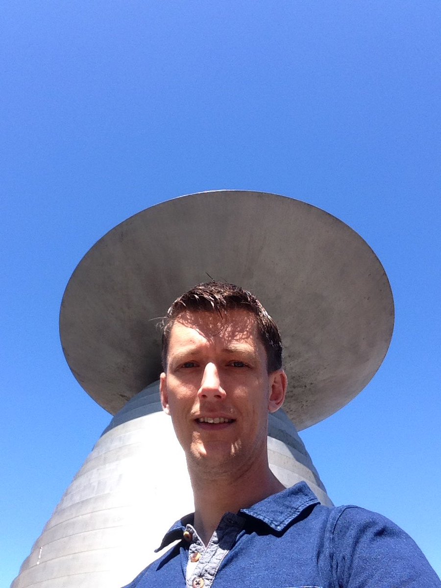 msteeman's tweet photo. @KoenNHD groeten van de heilige stroopwafel #aureool #parabool https://t.co/02zpqYxNK7