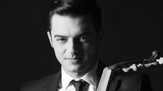 MusicNationme's tweet photo. @RaphaelJabbour1 @kallagha #رافاييل_جبور يطرح جديده “#مطرح_ما_تنامي” بعد #رمضان
https://t.co/BG5pei8FM2 https://t.co/ofDMiA7o75