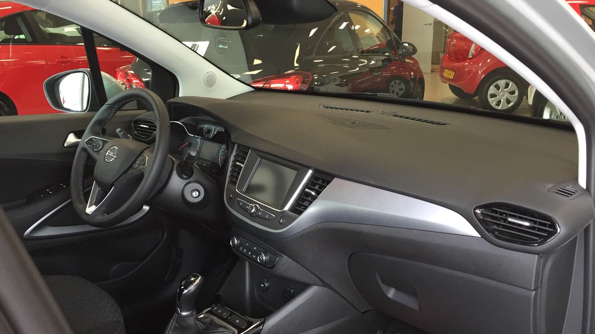 De allernieuwste Opel, de Opel Crossland X, is nog twee dagen te bewonderen in onze showroom in Tiel! Kom je een kijkje nemen?