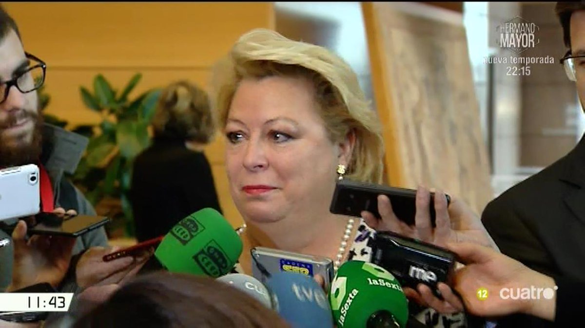 mananascuatro's tweet photo. Dimite una diputada de @ccifuentes, Josefa Aguado tras ser investigada por la Púnica. #GobiernoCifuentesM4 https://t.co/IgE9UjioBj https://t.co/aZUZmnmjei