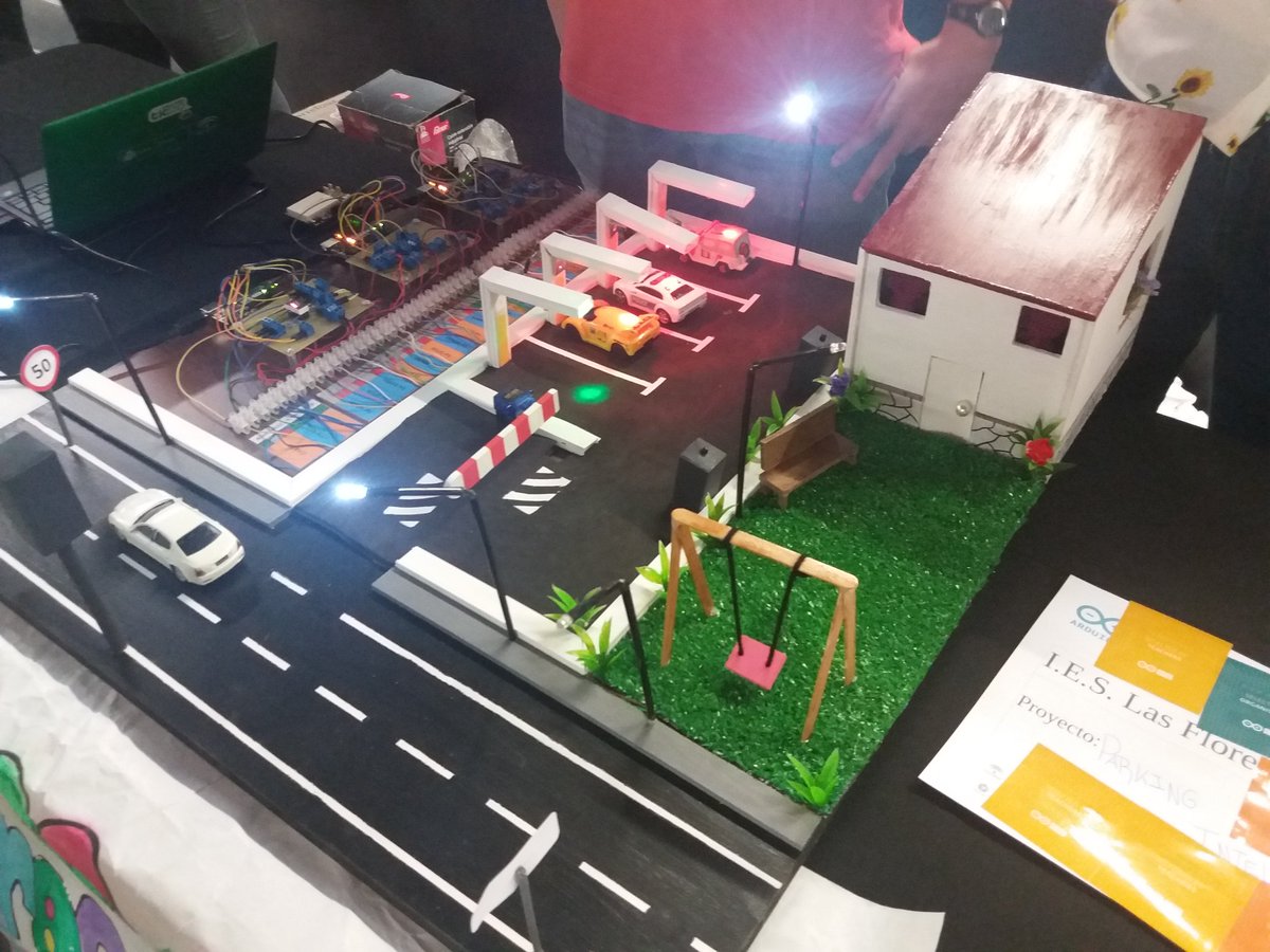 icarmona5's tweet image. Feria de Tecnología Creativa CTC en @CaixaForum Sevilla @arduino @cepmalaga @jmcriado #cepdemalaga IES Las Flores IES Playamar
