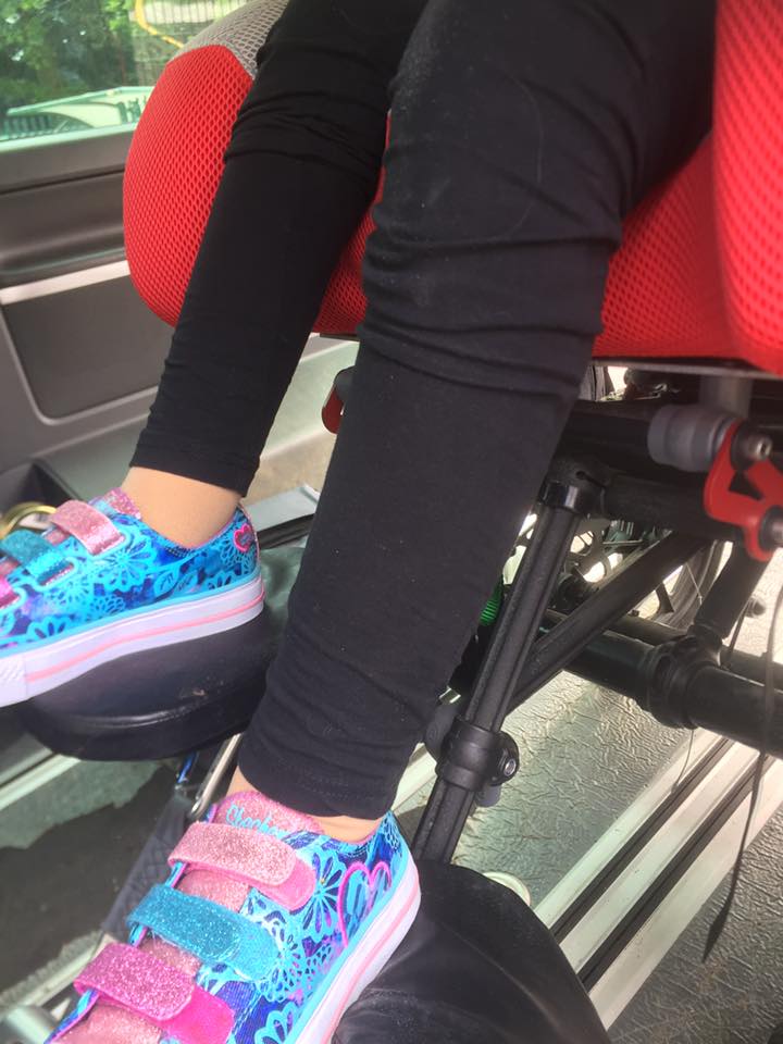 ElkesWish's tweet photo. There's the distinct possibility that my daughter and I are wearing each others leggings today 😳 https://t.co/xd51aSaCBf