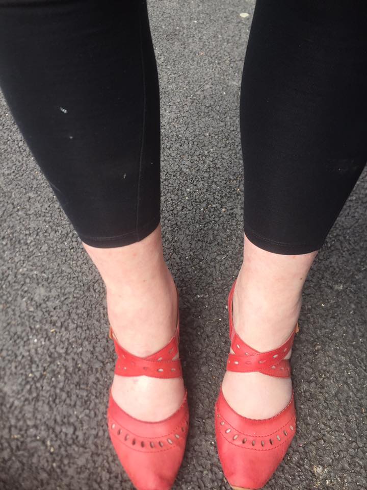 ElkesWish's tweet photo. There's the distinct possibility that my daughter and I are wearing each others leggings today 😳 https://t.co/xd51aSaCBf