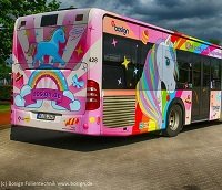 walter_lasse's tweet photo. #Einhorn #Linienbus in #Luebeck 🦄 https://t.co/tfRvlInqJA #weilwirdichlieben #Bus #unicorn #LVG #Werbung #Einhörner #BusWerbung #Marketing https://t.co/oBKnIM1dQO