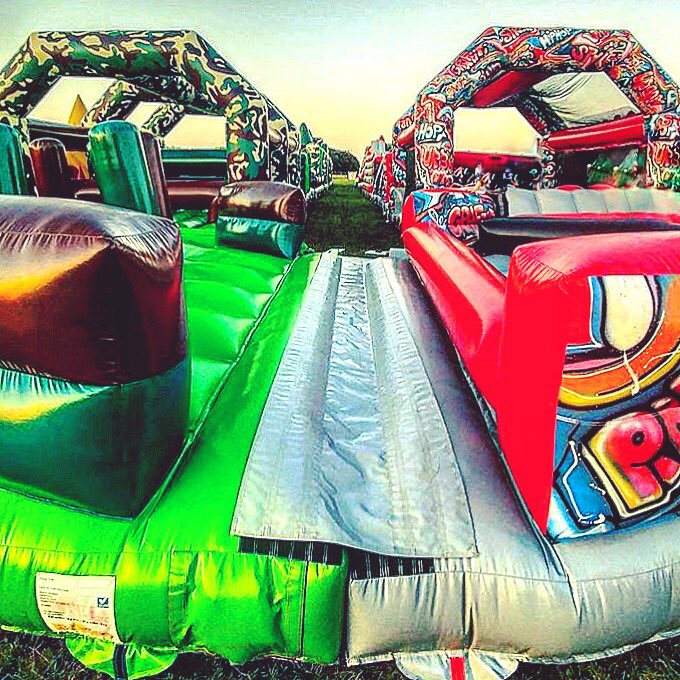 blueskygirlie's tweet photo. #THEBEAST #PartyNight at @BetsSusParks was a pretty cool way to spend a Thursday Night!!! #holdmyshoes #bouncycastle #inflatablecourse https://t.co/N0iP9o6LRH