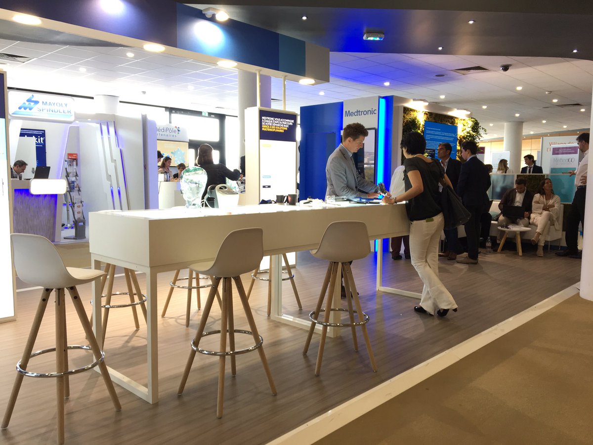 MeriemHafiz_MDT's tweet photo. @MedtronicFR tous sur le pont pour le 2e jour du congrès #soffco2017 #Marseille venez découvrir nos innovations https://t.co/ibi3gn8HK6
