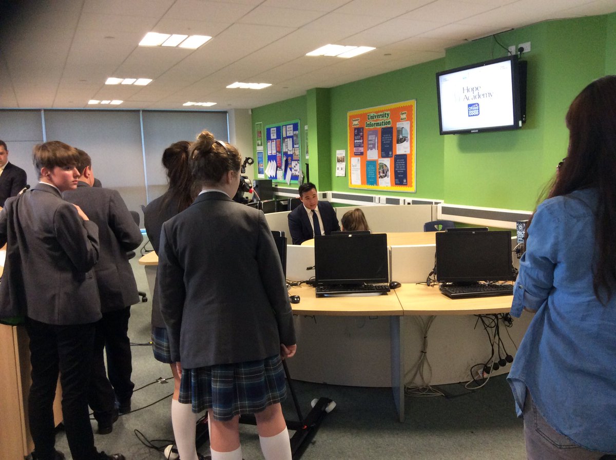 Hope_Academy's tweet image. Jackson NG @jacksonngUK in the chat room with Jess #gettoknowyourcandidate @Hopeclassof2021