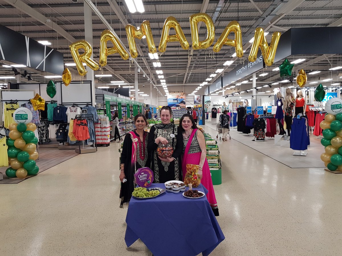 All set for Ramadan at Slough <a href="/jlingard1989/">James Lingard</a> <a href="/CarlaLMatthews/">Carla Matthews</a> <a href="/jonny_mcq/">Jonny_mcq</a> <a href="/rhoddykes/">Rhod Dykes</a>
