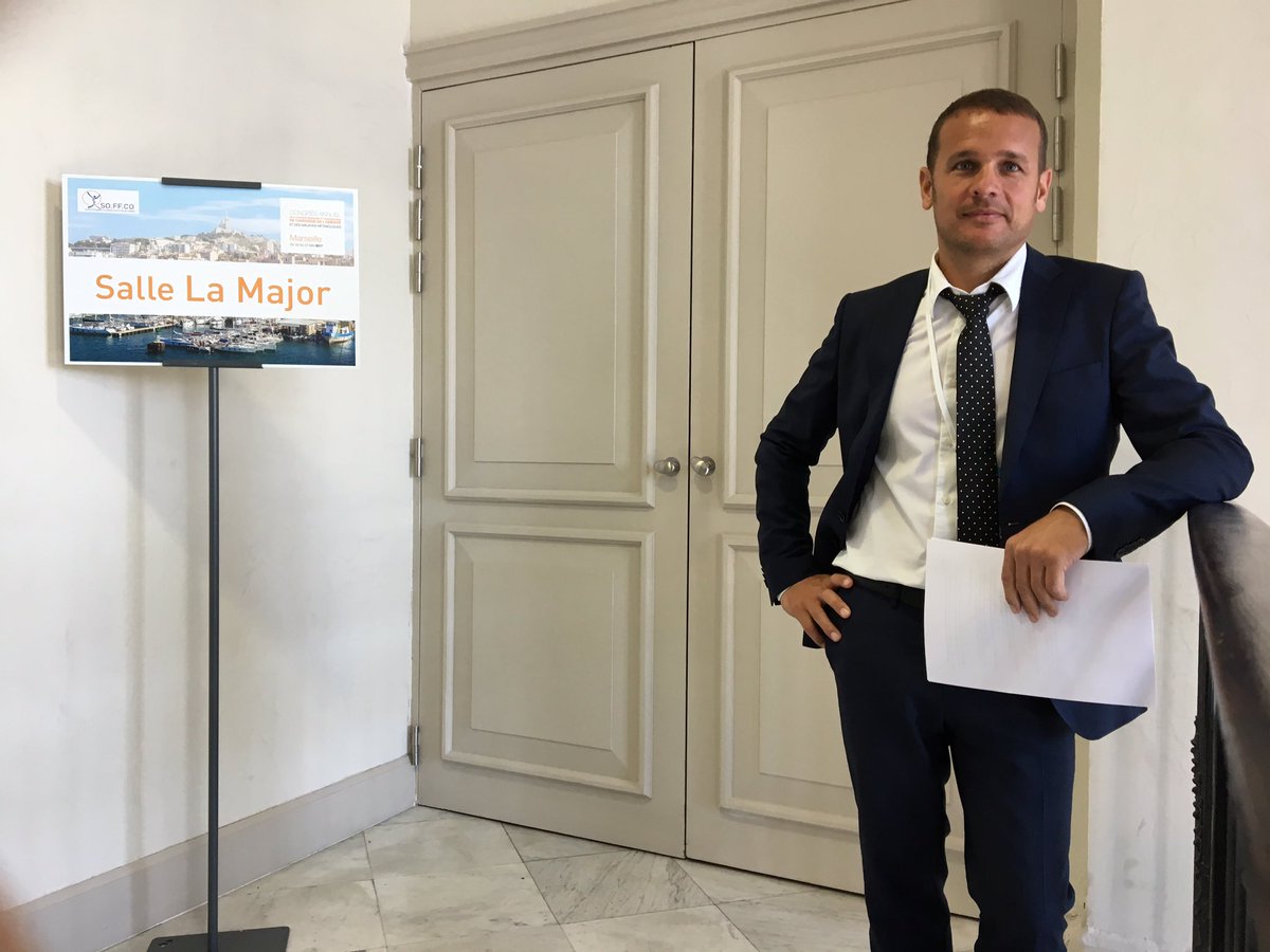 MeriemHafiz_MDT's tweet photo. assistez au sympo @MedtronicFR sur une approche innovante de la santé fondée sur la valeur @DidierPrico #soffco2017 https://t.co/i3NX4oTC8K