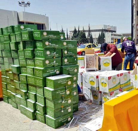 SaudiNewsFR's tweet photo. L'#Arabie_Saoudite continue la distribution de produits alimentaires et médicales pour 17574 réfugiés syriens de Jordanie https://t.co/2wqWFeIC9C