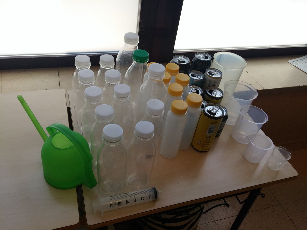 doloresojeda1's tweet photo. Proyecto Agua 4°de Primaria @ferrandezcruz preparados para experimentar e investigar #lacapacidad https://t.co/SaR1bZ3WO3