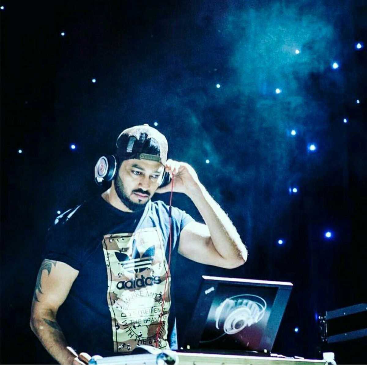 What a friday night would be like? #fridayparty #nightlifedubai #events #UAE🇦🇪 #manpowersupply #club #hotel #follorforfollow #followus ❤️