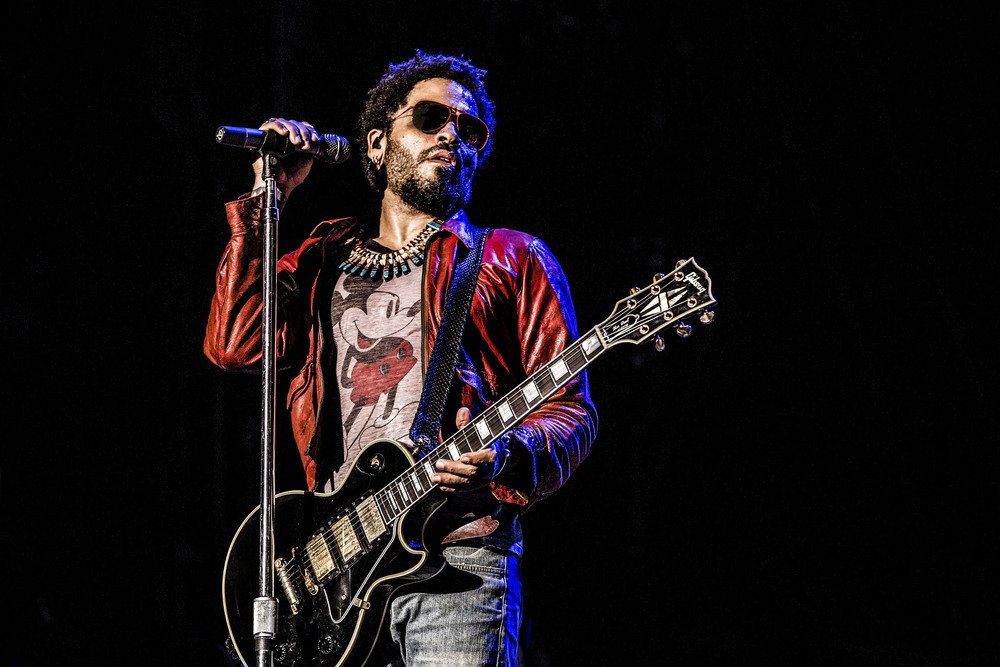 Happy Birthday to Lenny Kravitz who turns 53 today! 