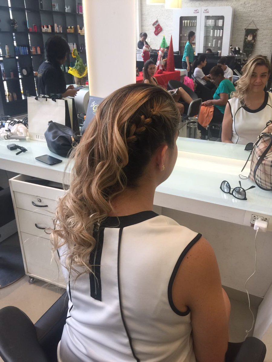 Erickstyle86's tweet photo. Trança lateral finalizado com babyliss.
Quem gostou? https://t.co/Qa7RQmkJqm