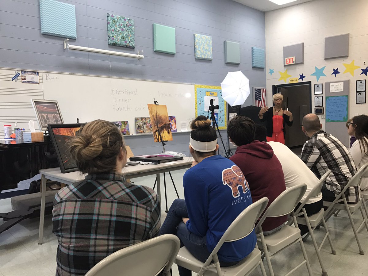 theMegaMart's tweet photo. Participating in the #unitythrudiversity event today at DeWitt HS. Fantastic discussion lead by @ArtsCouncilGL member @NatalieAnwar1 ❤️️ https://t.co/e03S50bNgt