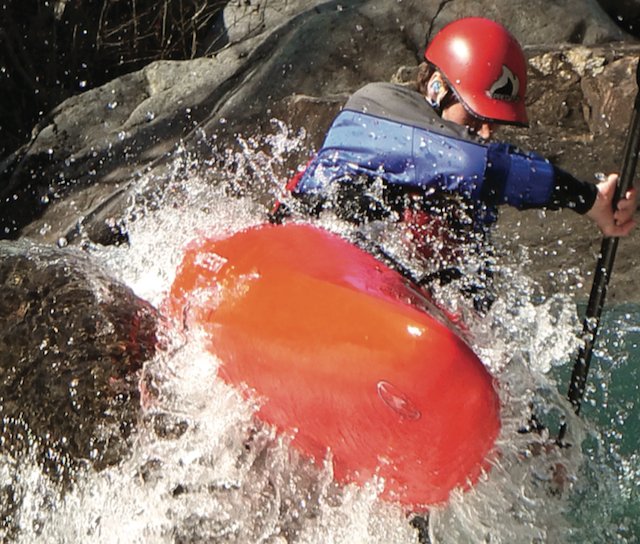 Check out these tips on how to use rocks to your advantage. ow.ly/YvOD30c4aAG #paddleforever #rapid