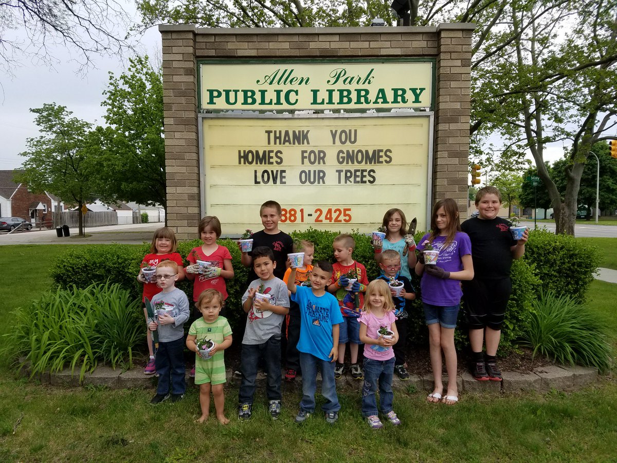 AllenParkLib's tweet photo. Each spring, we invite kids to join our Garden Club to plant flowers around the Library. Here's a pic from Tuesday's meeting! #allenpark https://t.co/wf2oi4kqGn