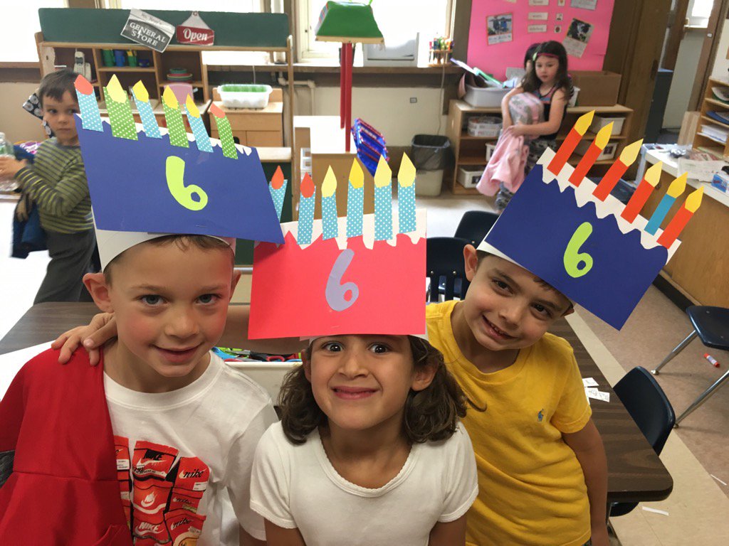 mrsnmeyer's tweet photo. 3 Birthdays! #edgewoodproud https://t.co/ODdxZKK3Tg