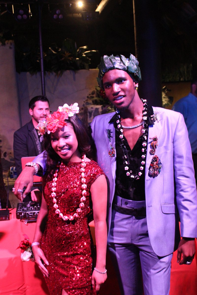 EdgewaterYBK's tweet photo. Flashback Friday to this year's #Polynesian themed #prom2017! Everyone looked amazing @Seaworld #ehsprom #ehsyearbook https://t.co/Je6wWeNWen