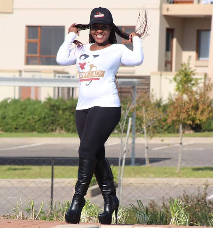 FromACurvyLady's tweet photo. Walking into this weekend like 💃👑♡ 
Be safe and have a fantastic weekend ladies 😗 
📷 @2lip_tudeski 
Model: @Itu_Leh https://t.co/s9dUpYQOD4