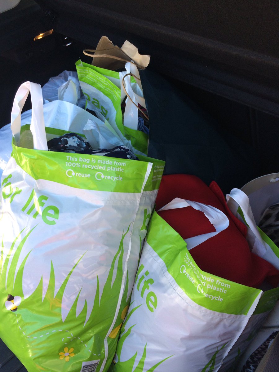 Clothes drive over.....lots collected for a great cause, thank you😊#U3clothesdrive #U3WIL <a href="/erac_nw/">ERAC NW community</a> <a href="/U3BetterMan/">Shannon Procter</a> <a href="/gpincheshire/">Gary Palmer</a> <a href="/SmartWorksGM/">Smart Works Greater Manchester</a>