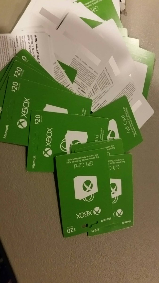 ACFanXpo's tweet photo. Visiting #acfx may end up being a great venture for a lot of fans! Big thanks to Microsoft Store! https://t.co/6UW6zTKfs9
