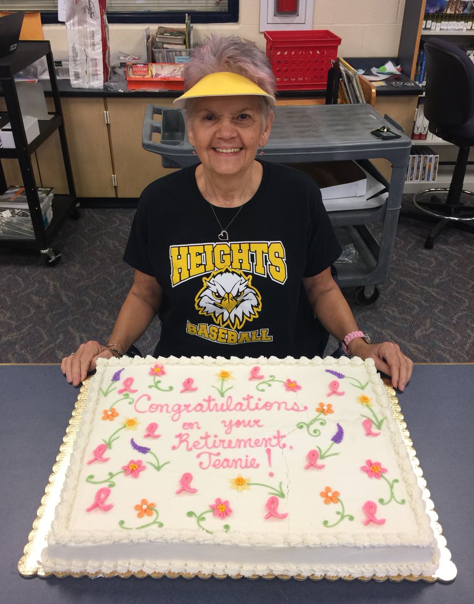 FWIS_Bulldogs's tweet photo. Congratulations Jeanie Yingling. 30 years of service to South-Western City Schools. You will always be a Bulldog! @SWCSD #headcook https://t.co/YjjJKi9VGY