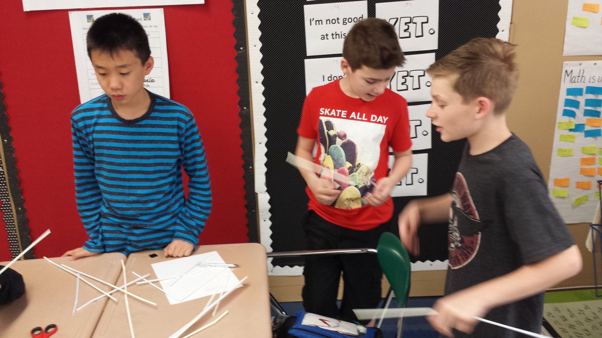 DDEMathAir's tweet photo. Great teamwork from Block 3 for the Straw Bridge Challenge! #STEAM https://t.co/sUd6FBELDN