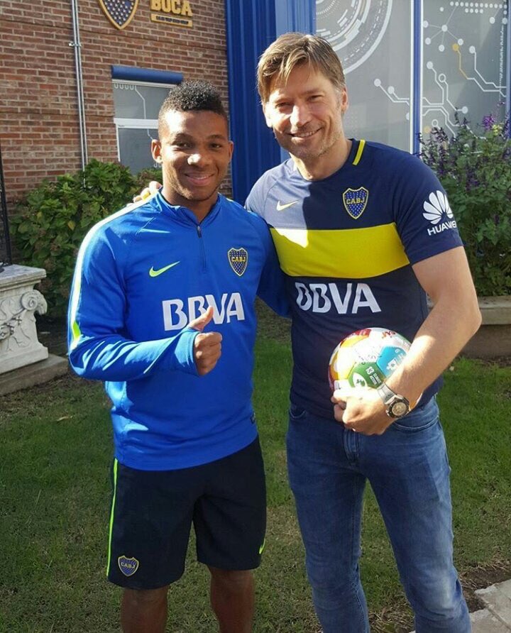 FakaJr's tweet image. Los Lannister no tienen códigos en ninguna parte del mundo.